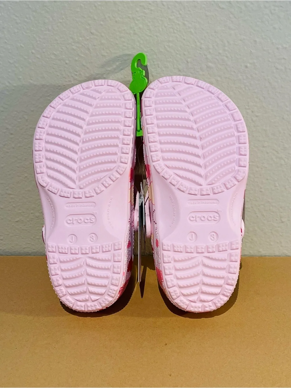 Crocs Little Kids Pink Classic Clogs - Multi Color Hearts Print NWT | No Offers